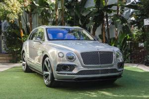 Bentley представила самый роскошный и быстрый внедорожник