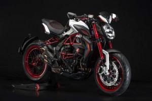 Agusta посвятила специальную версию MV Dragster RR автогонкам