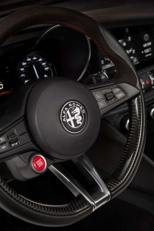 2016 Alfa Romeo Giulia Quadrifoglio
