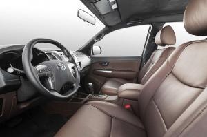 2015 Toyota Hilux Double Cab 6x6 by Overdrive