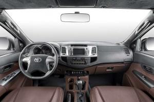 2015 Toyota Hilux Double Cab 6x6 by Overdrive