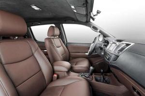 2015 Toyota Hilux Double Cab 6x6 by Overdrive