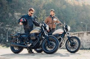 2016 Moto Guzzi V9 Bobber и Moto Guzzi V9 Roamer