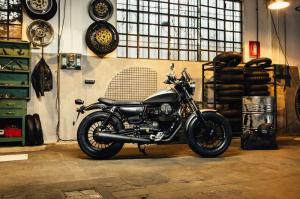 2016 Moto Guzzi V9 Bobber и Moto Guzzi V9 Roamer