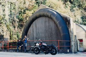 2016 Moto Guzzi V9 Bobber и Moto Guzzi V9 Roamer