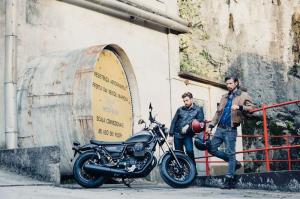 2016 Moto Guzzi V9 Bobber и Moto Guzzi V9 Roamer