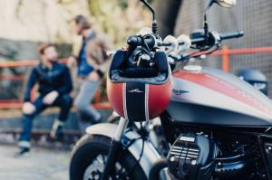 2016 Moto Guzzi V9 Bobber и Moto Guzzi V9 Roamer