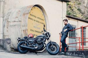 2016 Moto Guzzi V9 Bobber и Moto Guzzi V9 Roamer