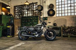 2016 Moto Guzzi V9 Bobber и Moto Guzzi V9 Roamer