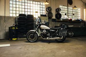2016 Moto Guzzi V9 Bobber и Moto Guzzi V9 Roamer