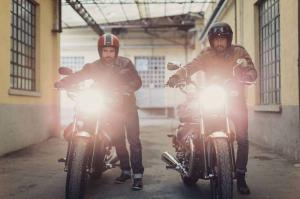 2016 Moto Guzzi V9 Bobber и Moto Guzzi V9 Roamer