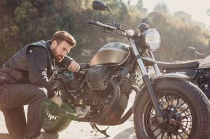 2016 Moto Guzzi V9 Bobber и Moto Guzzi V9 Roamer