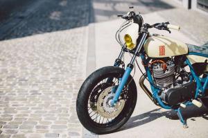 2015 Yamaha SR500 by Kruz Company