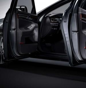 2016 Genesis EQ900