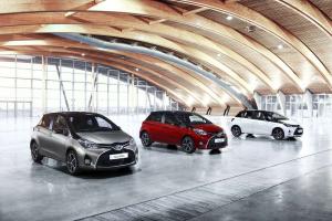 2015 Toyota Yaris Hybrid Bi-Tone Style