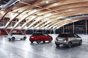 2015 Toyota Yaris Hybrid Bi-Tone Style