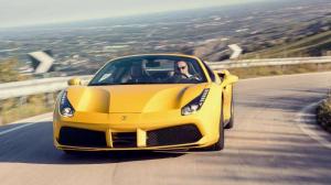 Ferrari 488 Spider прогулялся под итальянским солнцем