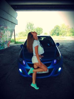 Две компактные красотки