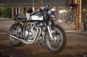 Honda CB350: кафе рейсер от Spirit Studio