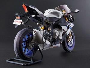 Бумажный спортбайк Yamaha YZF-R1M