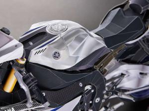Бумажный спортбайк Yamaha YZF-R1M