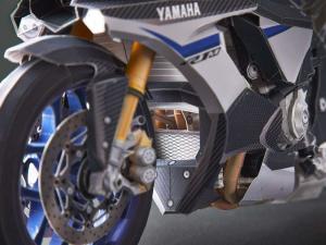 Бумажный спортбайк Yamaha YZF-R1M