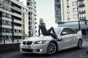 Девушка на BMW