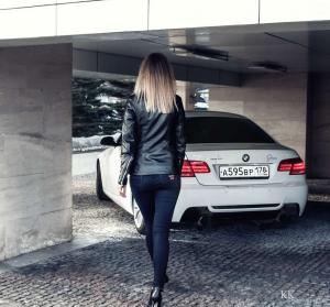 Девушка на BMW