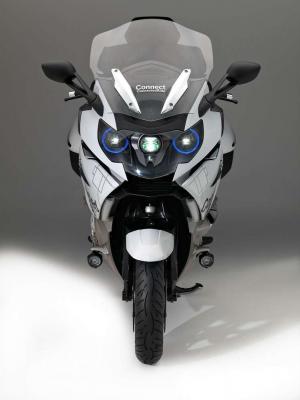 BMW ConnectedRide Laser Headlight и Helmet HUD