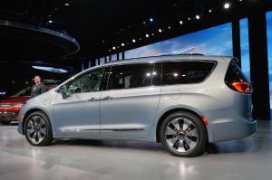 2016 Chrysler Pacifica Hybrid