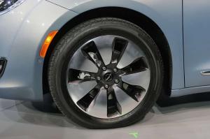 2016 Chrysler Pacifica Hybrid