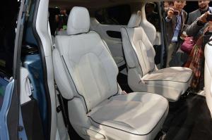 2016 Chrysler Pacifica Hybrid