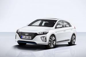 Hyundai официально представил гибридный автомобиль Ioniq Hybrid