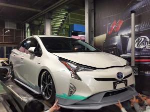 2016 Toyota Prius by Kuhl