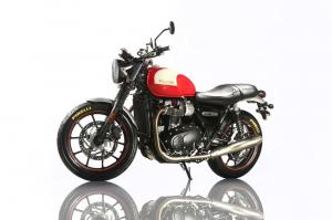 Байк Triumph Street Twin Pirelli Edition с винтажными покрышками Phantom Sportscomp