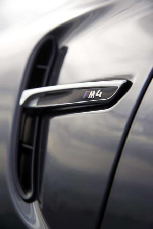 2014 BMW M4 Convertible30