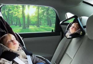 Автомобильное зеркало BabyBazoo Baby Car Seat Mirror позволит не сводить с ребенка глаз