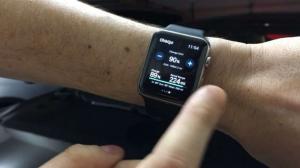 Электрокар Tesla Model S теперь можно вызывать при помощи часов Apple iWatch
