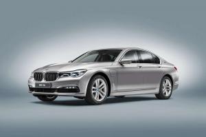 Состоялась официальная премьера гибридного седана BMW 740e iPerformance