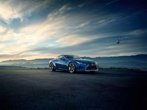 2016 Lexus LC500h EU)
