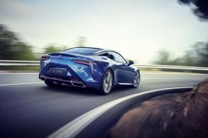2016 Lexus LC500h EU)