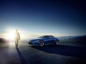 2016 Lexus LC500h EU)