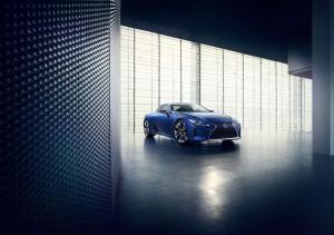 2016 Lexus LC500h EU)