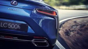 2016 Lexus LC500h EU)