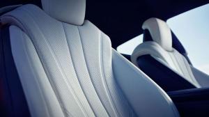 2016 Lexus LC500h EU)