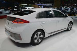 2016 Hyundai IONIQ electric