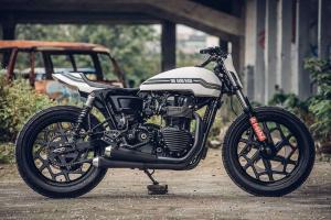 2016 Triumph Thruxton Tracker by Onehandmade