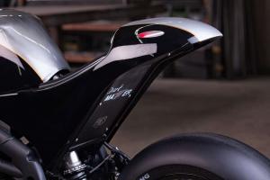 2010 Triumph Speed Triple 1050 Dark Matter by Euromotos