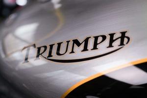 2010 Triumph Speed Triple 1050 Dark Matter by Euromotos