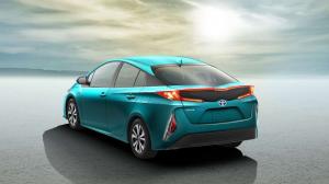 2016 Toyota Prius Prime US)